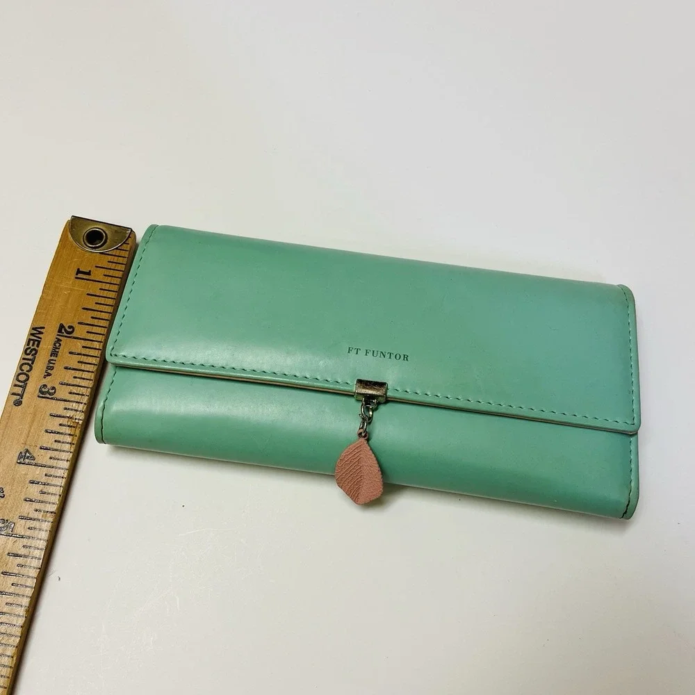 FT Funtor Matcha Green‎ Tri-fold ID Wallet Leaf Charm Card Holder Coin Pocket